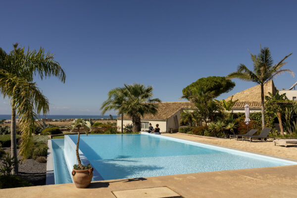 mangiabove_pool_property_deshauna_sharon_distance